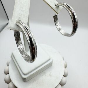 Sarah Coventry Vintage Silver Tone Textured Hoops Hoop Earrings